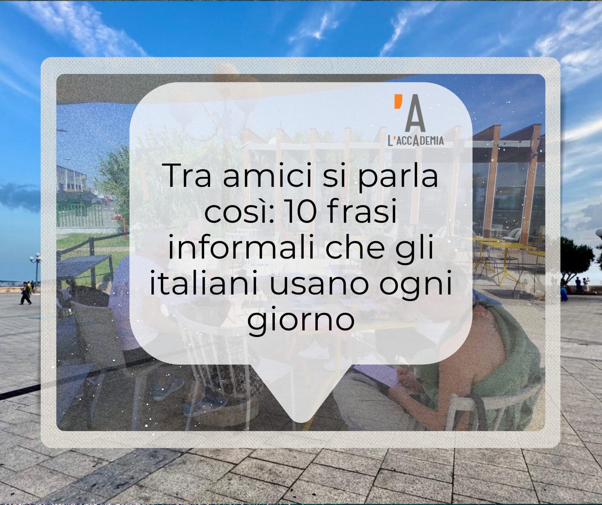 Gruppo di amici italiani che chiacchierano al bar — frasi informali italiane