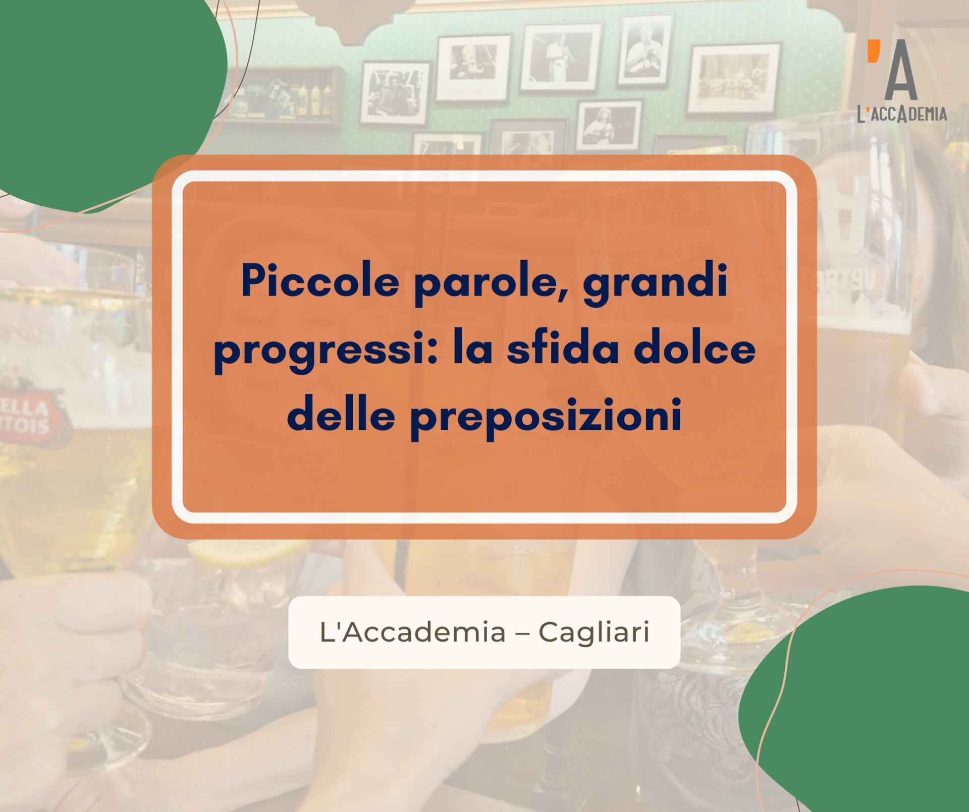 aperitivo italiano con spritz e stuzzichini in un bar di Cagliari