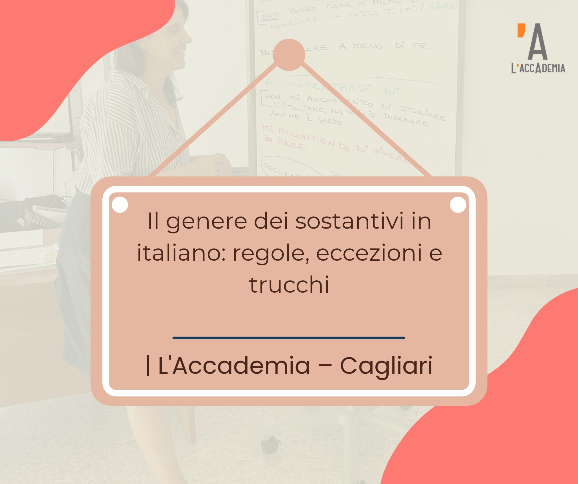 Insegnante a scuola che spiega alla lavagna maschile e femminile